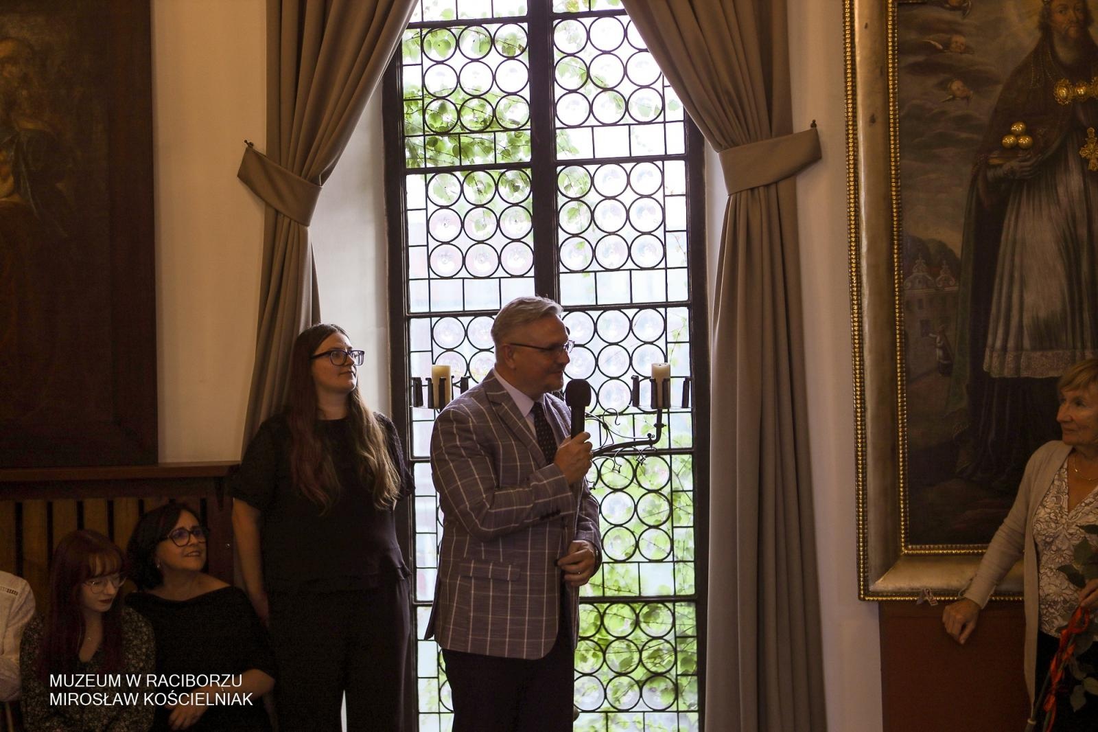 Zdjęcie w galerii na portalu naszraciborz.pl: Arie włoskie w Raciborzu – koncert, który wypełnił salę muzeum po brzegi wiadomości z regionu