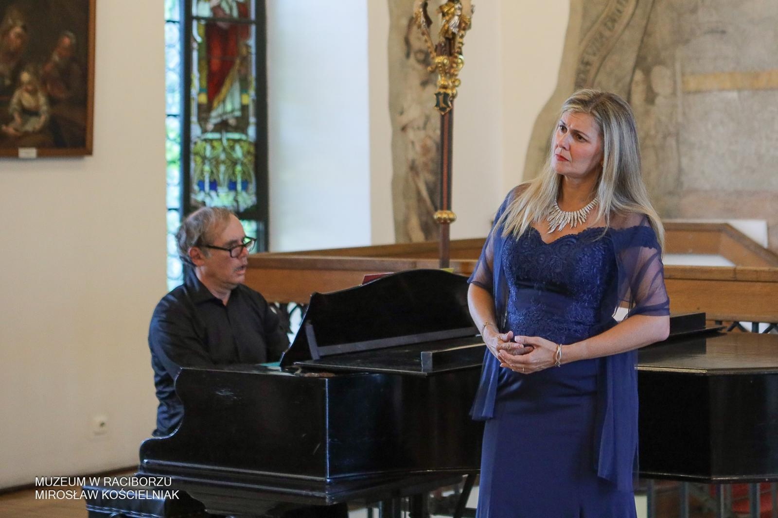 Zdjęcie w galerii na portalu naszraciborz.pl: Arie włoskie w Raciborzu – koncert, który wypełnił salę muzeum po brzegi wiadomości z regionu