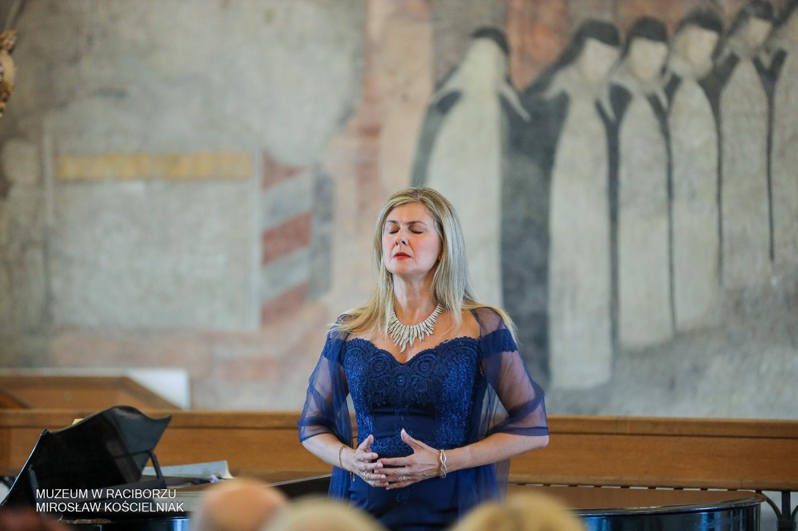 Zdjęcie w galerii na portalu naszraciborz.pl: Arie włoskie w Raciborzu – koncert, który wypełnił salę muzeum po brzegi wiadomości z regionu