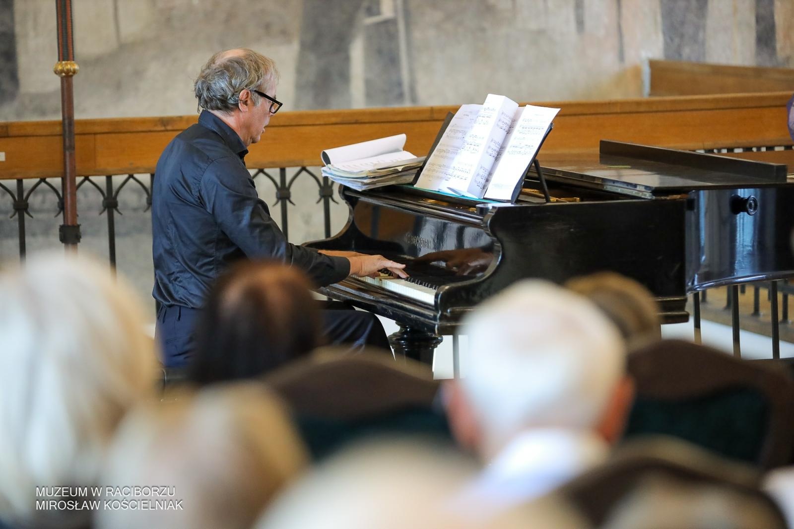 Zdjęcie w galerii na portalu naszraciborz.pl: Arie włoskie w Raciborzu – koncert, który wypełnił salę muzeum po brzegi wiadomości z regionu