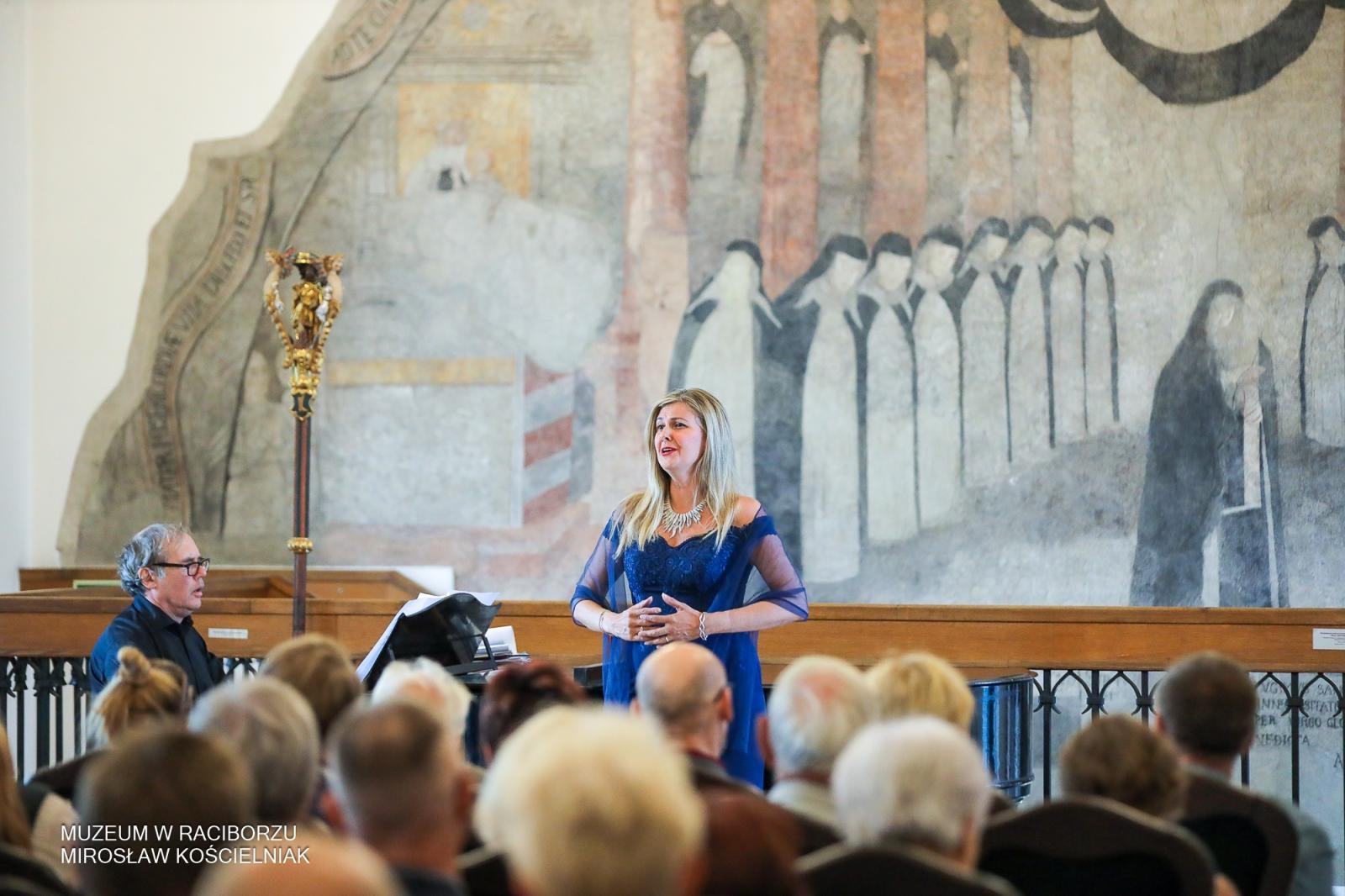 Zdjęcie w galerii na portalu naszraciborz.pl: Arie włoskie w Raciborzu – koncert, który wypełnił salę muzeum po brzegi wiadomości z regionu