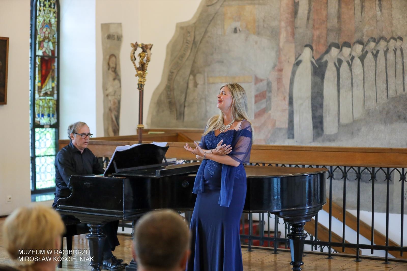Zdjęcie w galerii na portalu naszraciborz.pl: Arie włoskie w Raciborzu – koncert, który wypełnił salę muzeum po brzegi wiadomości z regionu