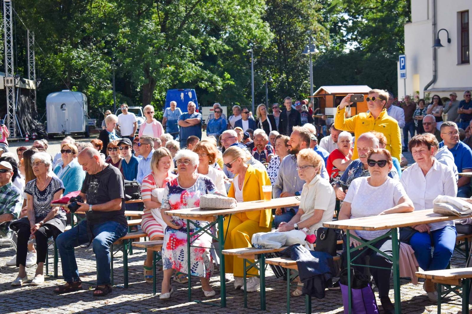 Zdjęcie w galerii na portalu naszraciborz.pl: Nasz kochany Śląsk. Biesiada na Zamku Piastowskim przyciągnęła tłumy wiadomości z regionu