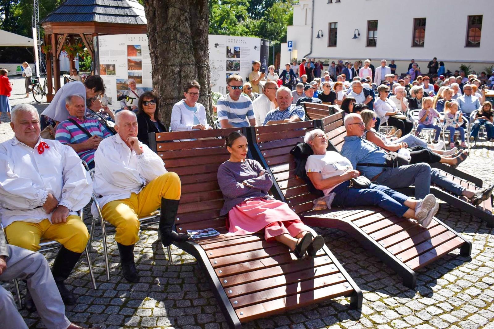 Zdjęcie w galerii na portalu naszraciborz.pl: Nasz kochany Śląsk. Biesiada na Zamku Piastowskim przyciągnęła tłumy wiadomości z regionu