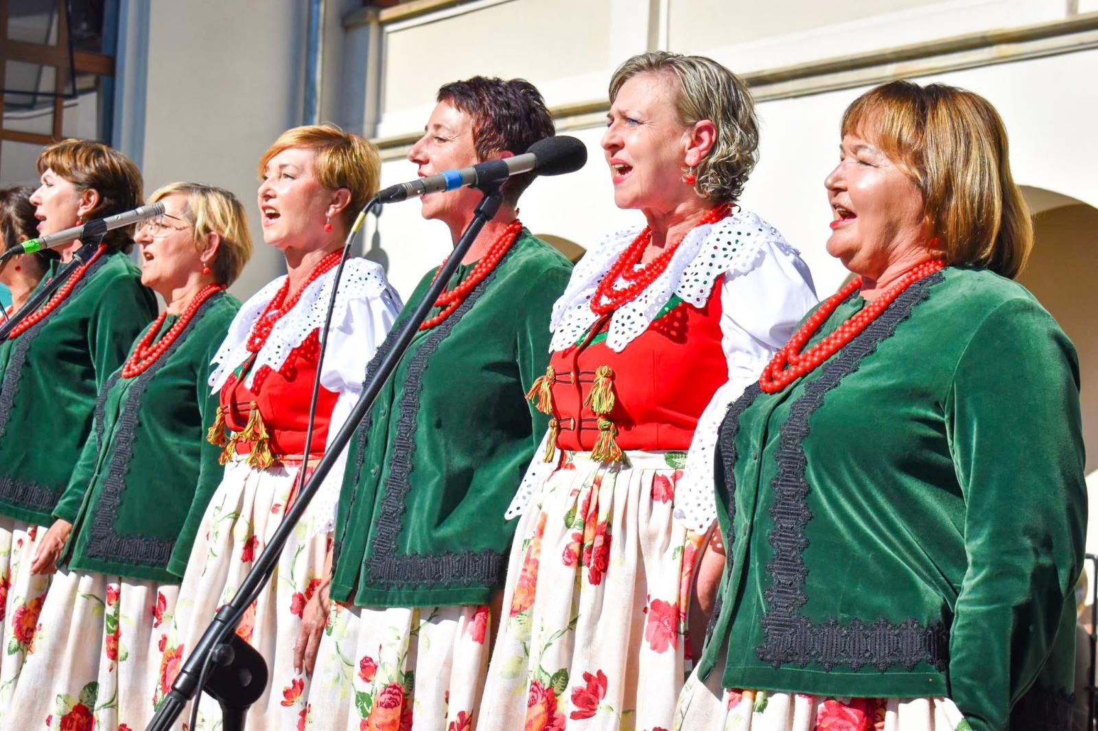 Zdjęcie w galerii na portalu naszraciborz.pl: Nasz kochany Śląsk. Biesiada na Zamku Piastowskim przyciągnęła tłumy wiadomości z regionu