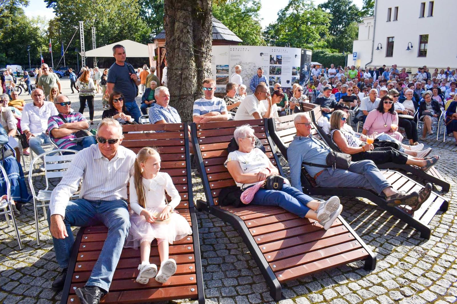 Zdjęcie w galerii na portalu naszraciborz.pl: Nasz kochany Śląsk. Biesiada na Zamku Piastowskim przyciągnęła tłumy wiadomości z regionu