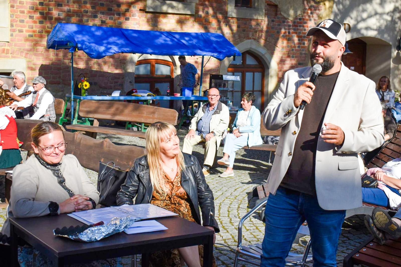 Zdjęcie w galerii na portalu naszraciborz.pl: Nasz kochany Śląsk. Biesiada na Zamku Piastowskim przyciągnęła tłumy wiadomości z regionu