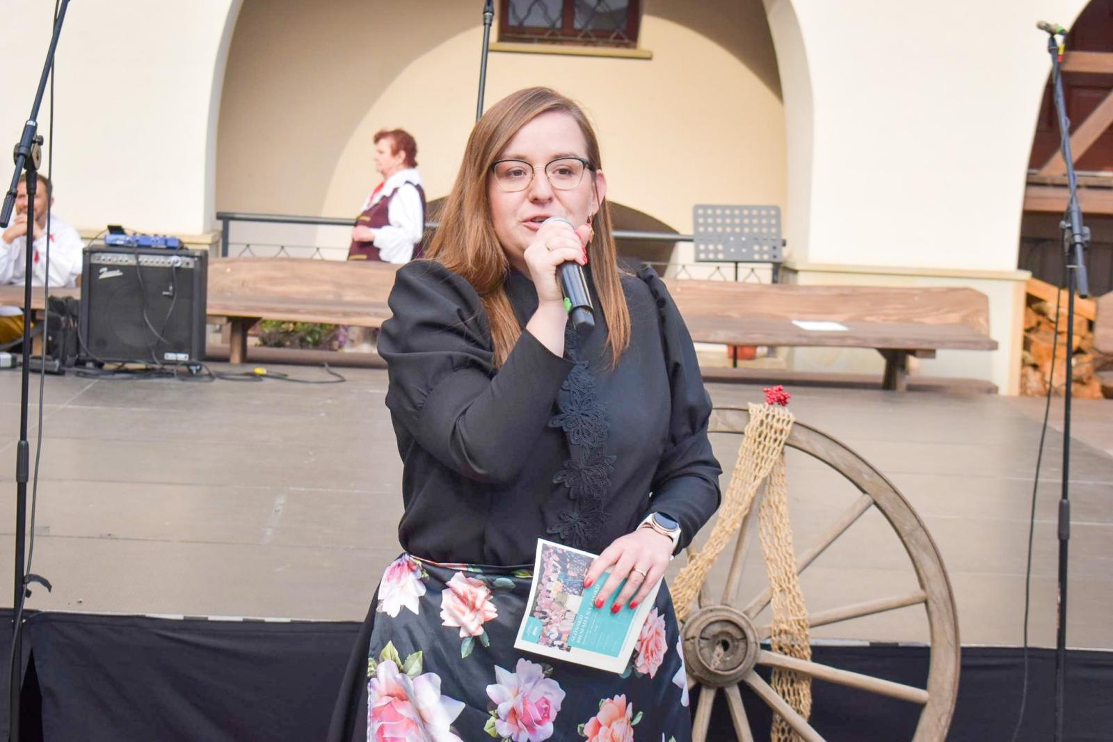 Zdjęcie w galerii na portalu naszraciborz.pl: Nasz kochany Śląsk. Biesiada na Zamku Piastowskim przyciągnęła tłumy wiadomości z regionu