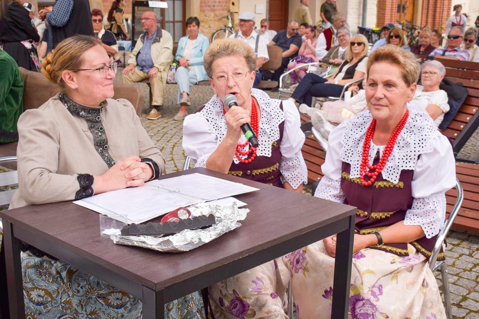 Zdjęcie w galerii na portalu naszraciborz.pl: Nasz kochany Śląsk. Biesiada na Zamku Piastowskim przyciągnęła tłumy wiadomości z regionu