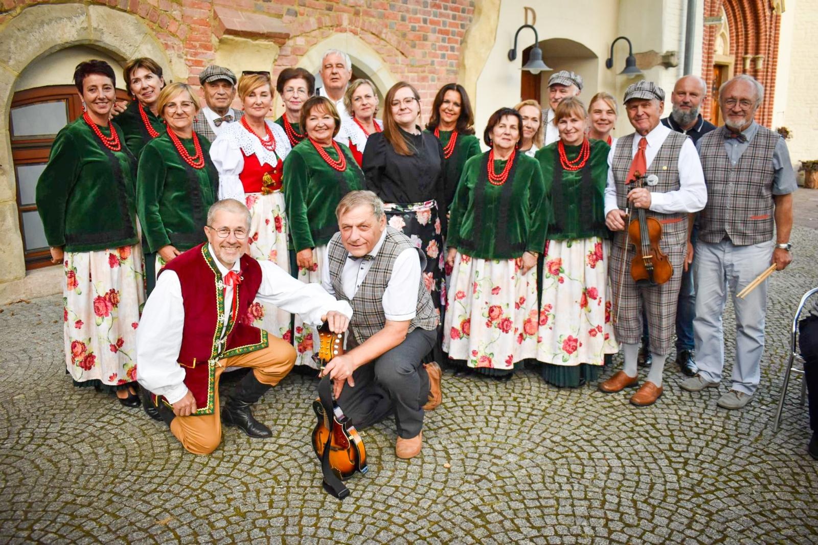 Zdjęcie w galerii na portalu naszraciborz.pl: Nasz kochany Śląsk. Biesiada na Zamku Piastowskim przyciągnęła tłumy wiadomości z regionu