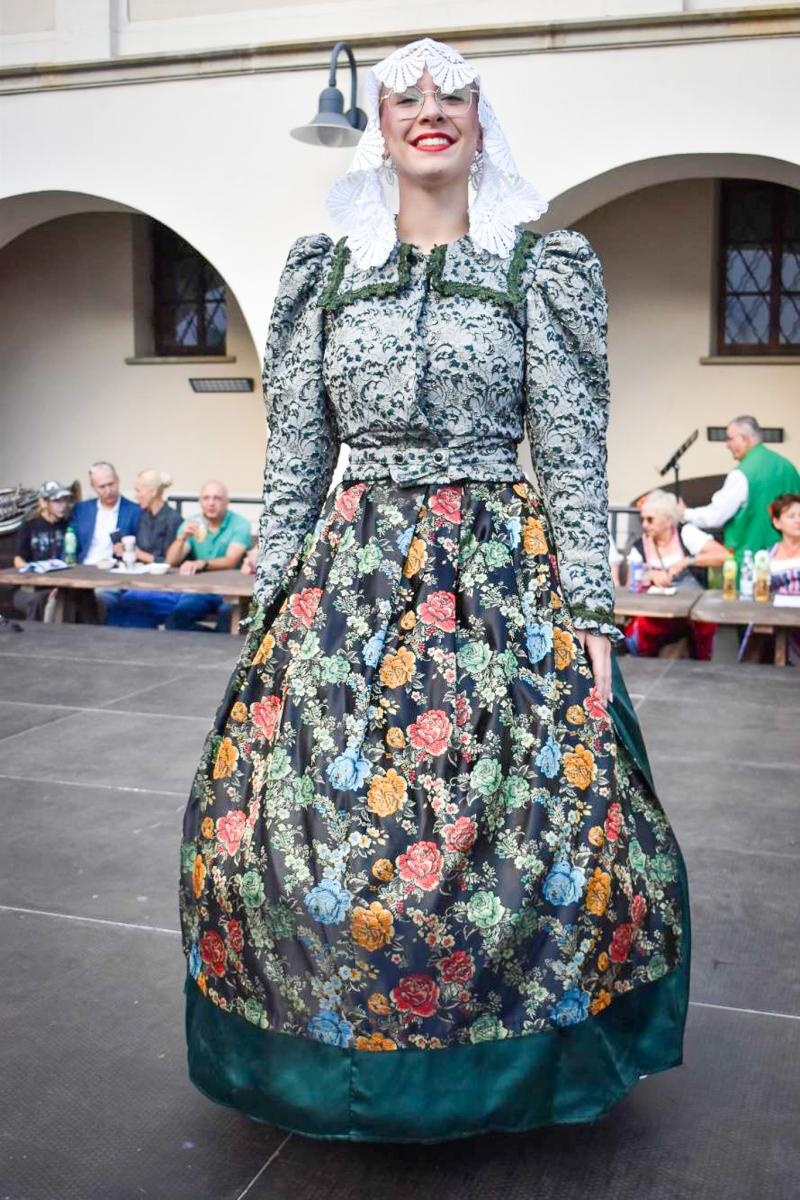 Zdjęcie w galerii na portalu naszraciborz.pl: Nasz kochany Śląsk. Biesiada na Zamku Piastowskim przyciągnęła tłumy wiadomości z regionu