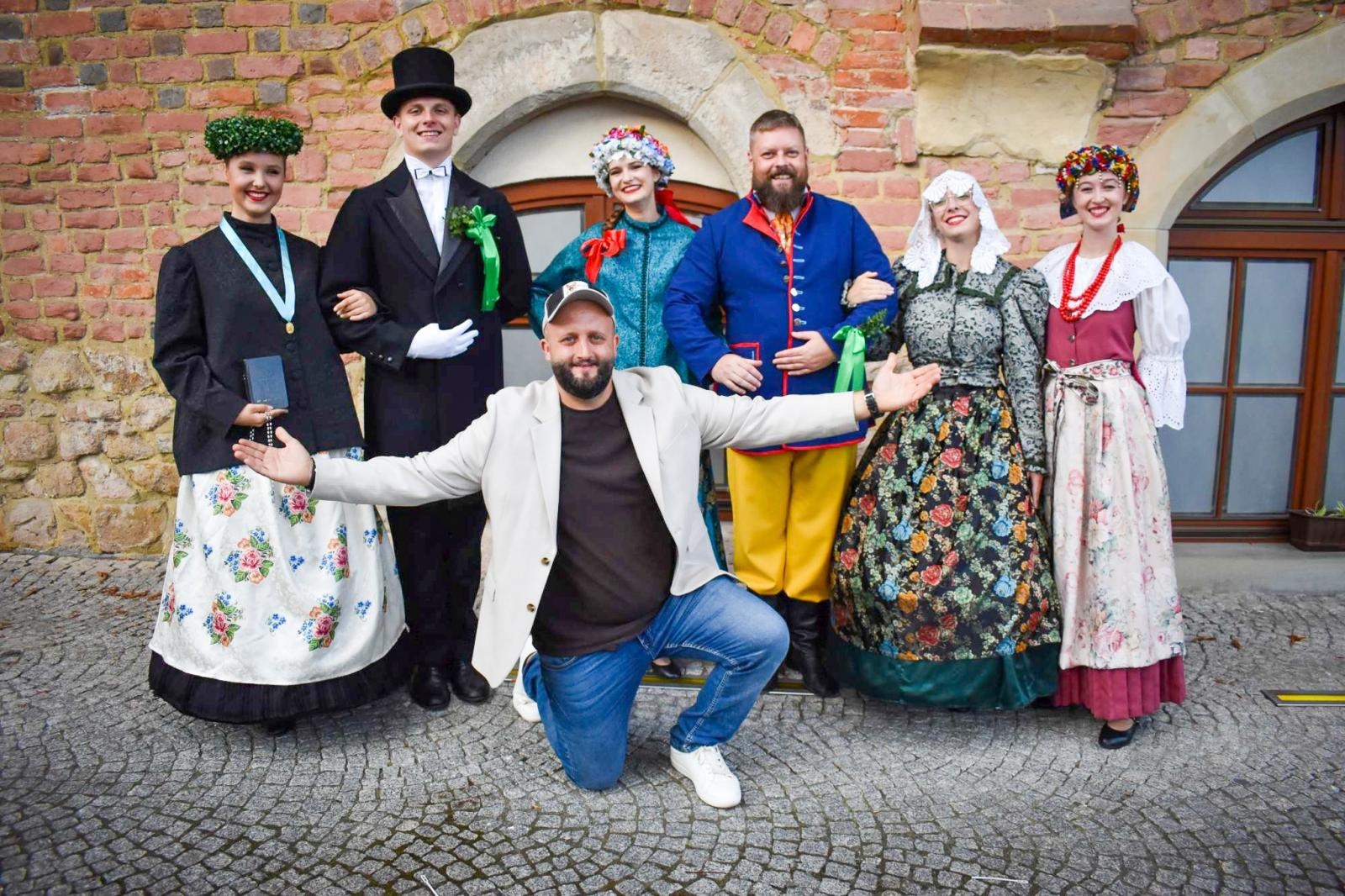 Zdjęcie w galerii na portalu naszraciborz.pl: Nasz kochany Śląsk. Biesiada na Zamku Piastowskim przyciągnęła tłumy wiadomości z regionu