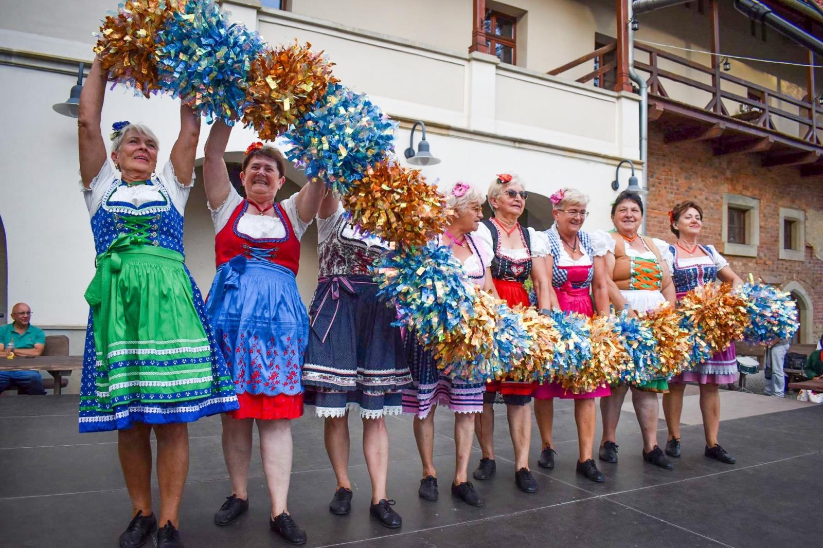 Zdjęcie w galerii na portalu naszraciborz.pl: Nasz kochany Śląsk. Biesiada na Zamku Piastowskim przyciągnęła tłumy wiadomości z regionu