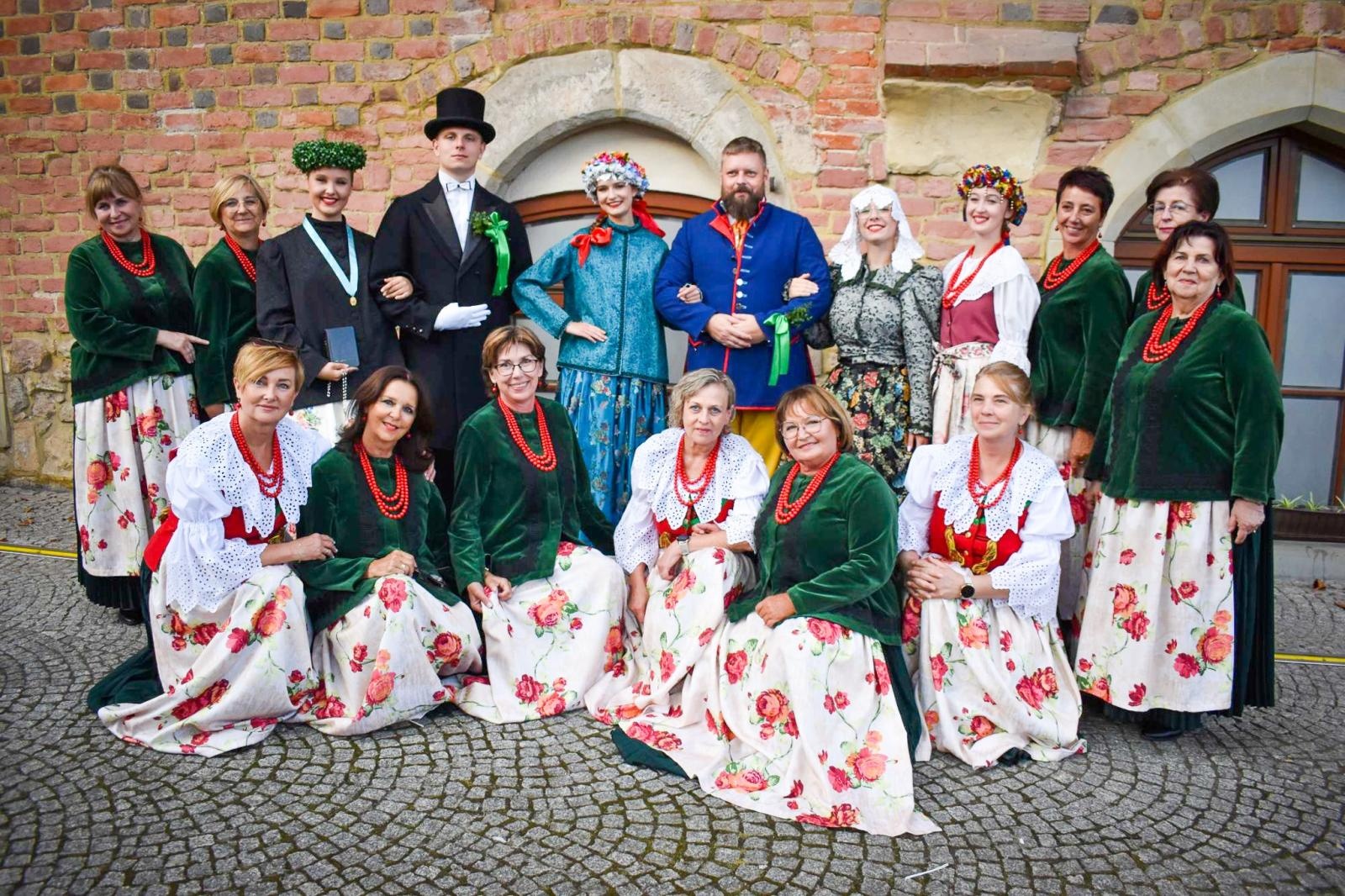 Zdjęcie w galerii na portalu naszraciborz.pl: Nasz kochany Śląsk. Biesiada na Zamku Piastowskim przyciągnęła tłumy wiadomości z regionu