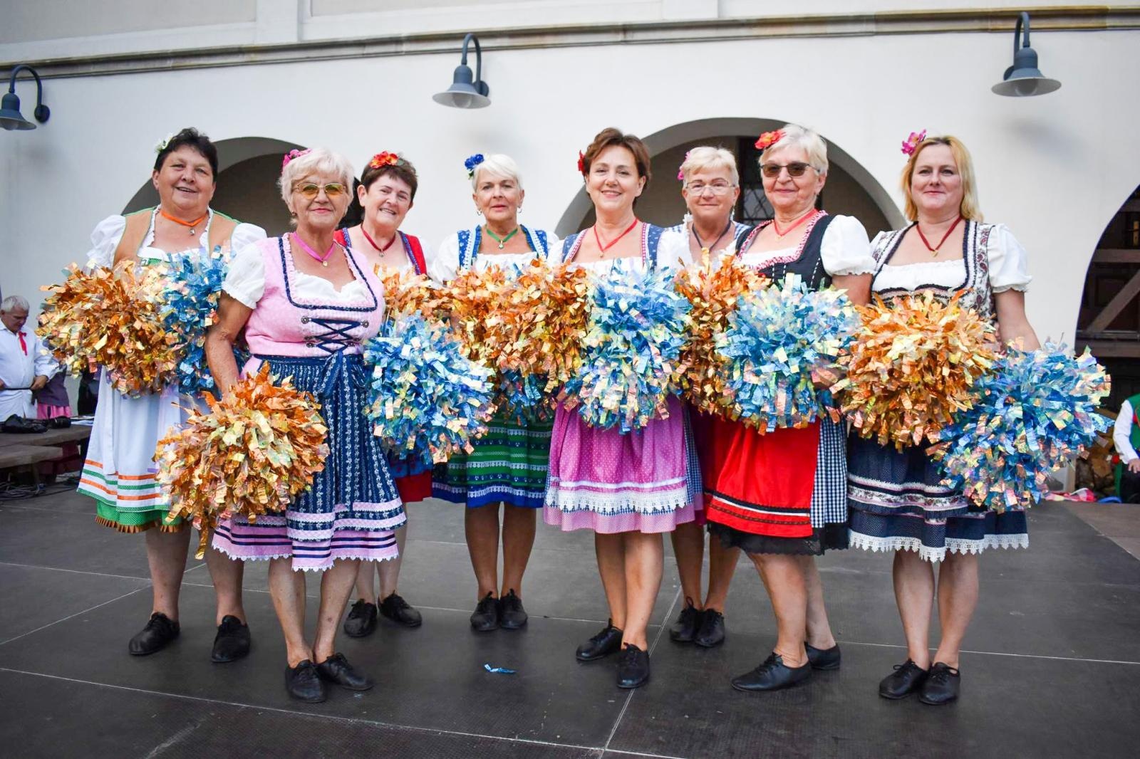 Zdjęcie w galerii na portalu naszraciborz.pl: Nasz kochany Śląsk. Biesiada na Zamku Piastowskim przyciągnęła tłumy wiadomości z regionu