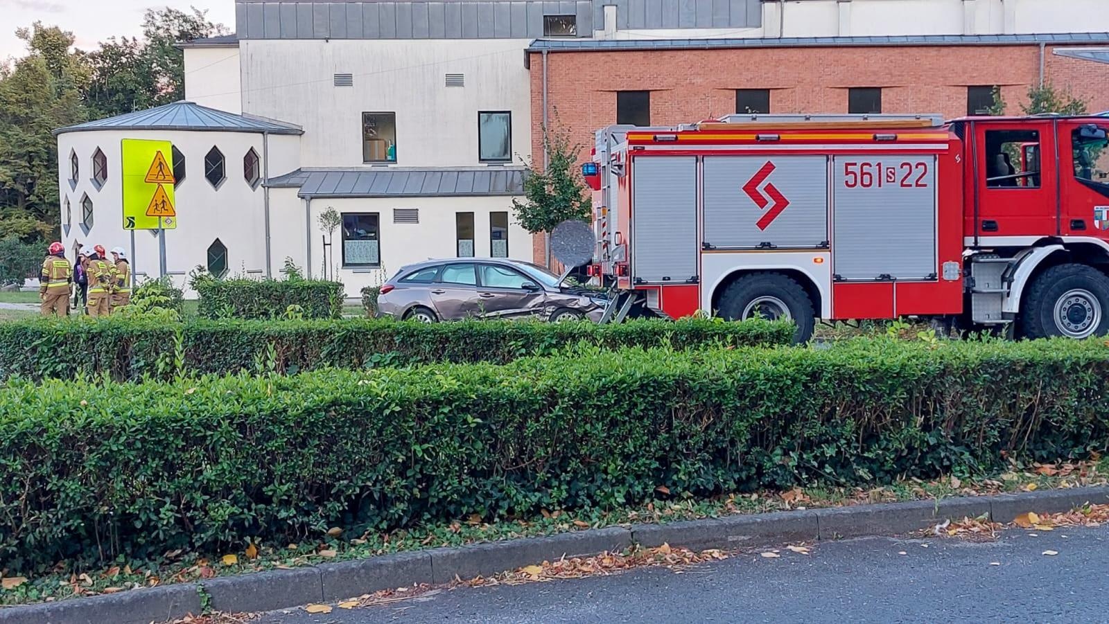 Zdjęcie w galerii na portalu naszraciborz.pl: Kolizja na ulicy Rogera w Rudach – chwila nieuwagi zakończona mandatem wiadomości z regionu