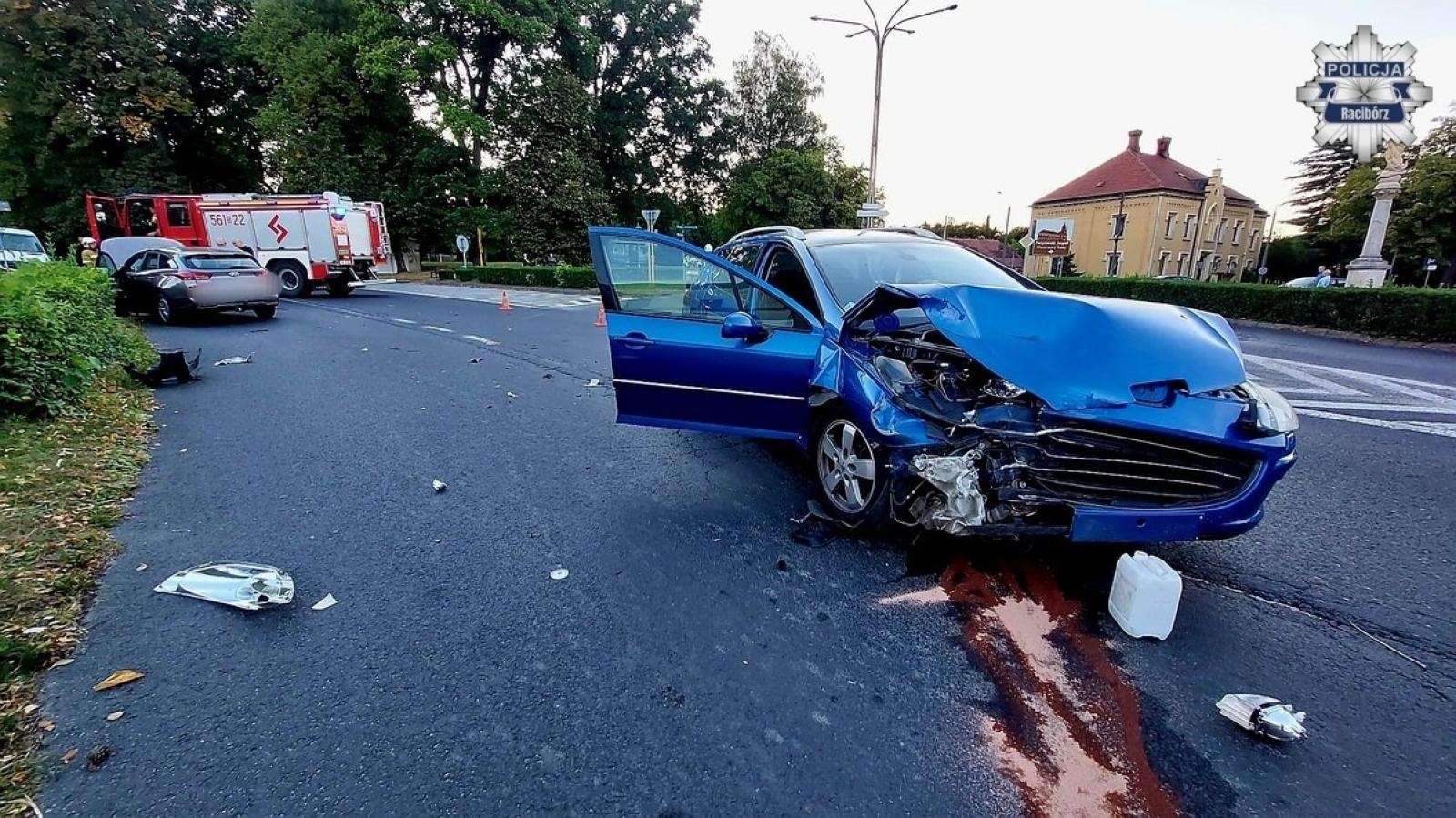 Zdjęcie w galerii na portalu naszraciborz.pl: Kolizja na ulicy Rogera w Rudach – chwila nieuwagi zakończona mandatem wiadomości z regionu