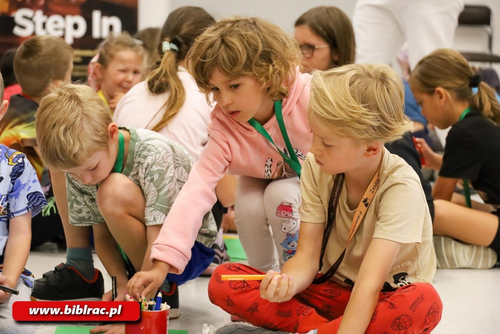 Zdjęcie w galerii na portalu naszraciborz.pl: Z Disneyem dookoła świata – ostatnie spotkanie stacjonarne w raciborskiej bibliotece wiadomości z regionu
