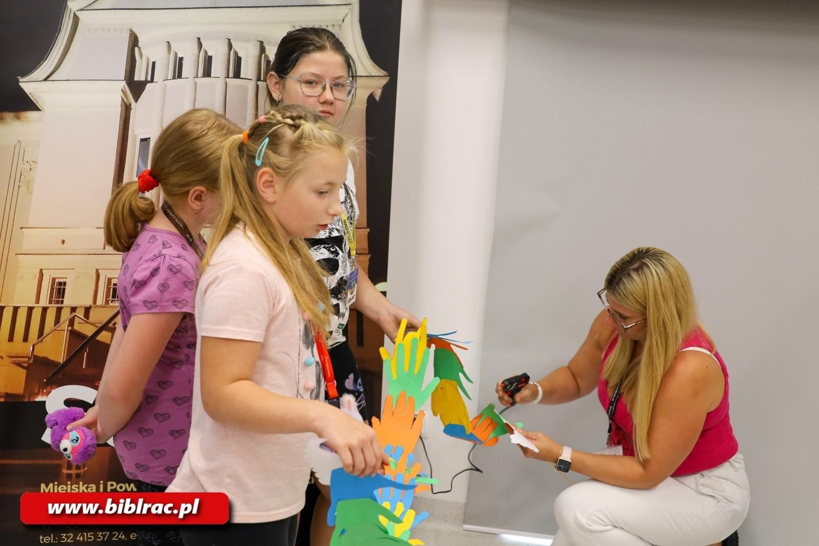 Zdjęcie w galerii na portalu naszraciborz.pl: Z Disneyem dookoła świata – ostatnie spotkanie stacjonarne w raciborskiej bibliotece wiadomości z regionu