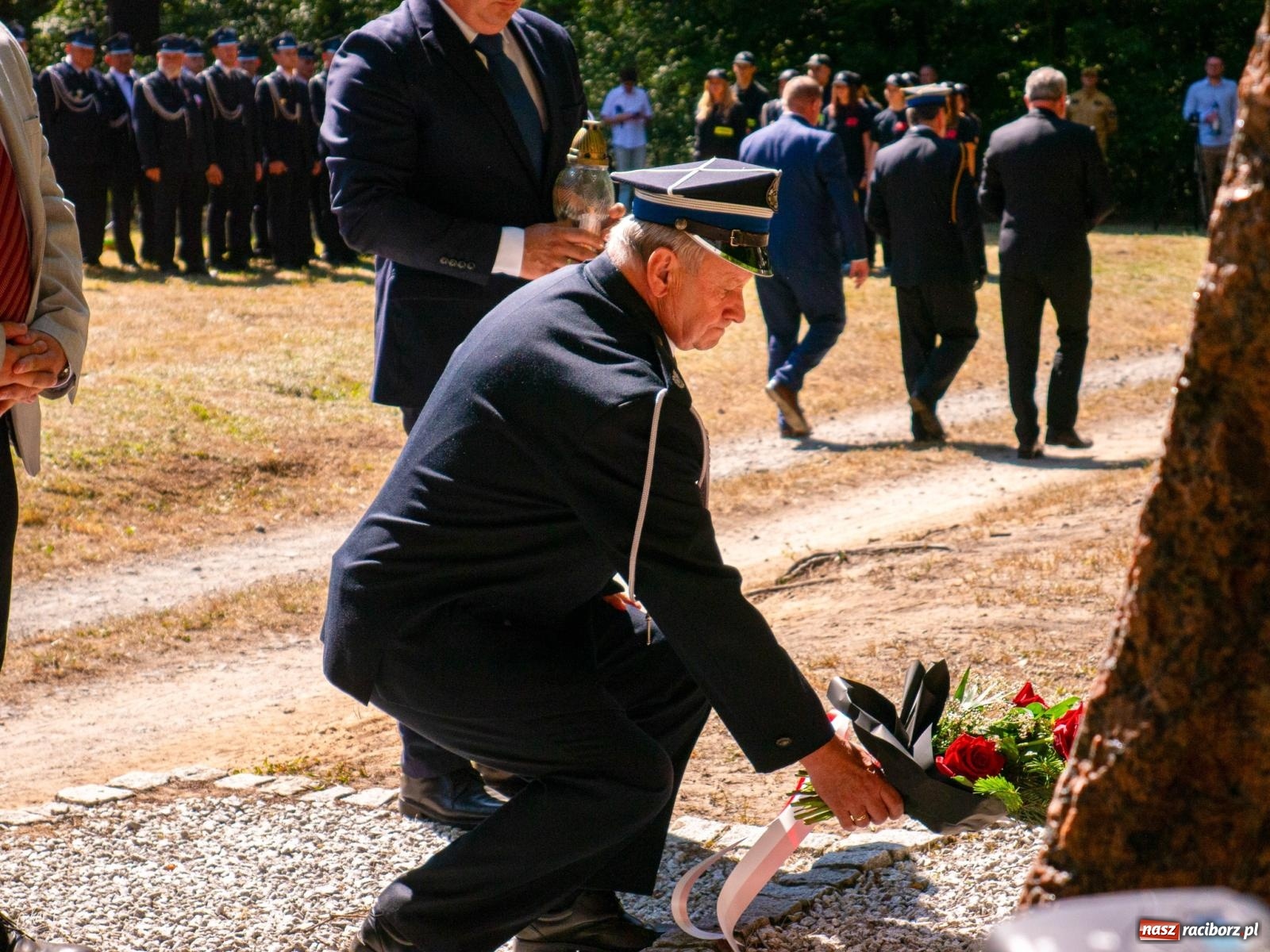 Zdjęcie w galerii na portalu naszraciborz.pl: 33. rocznica wielkiego pożaru lasów w Kuźni Raciborskiej – hołd dla bohaterów [FOTO i WIDEO] wiadomości z regionu
