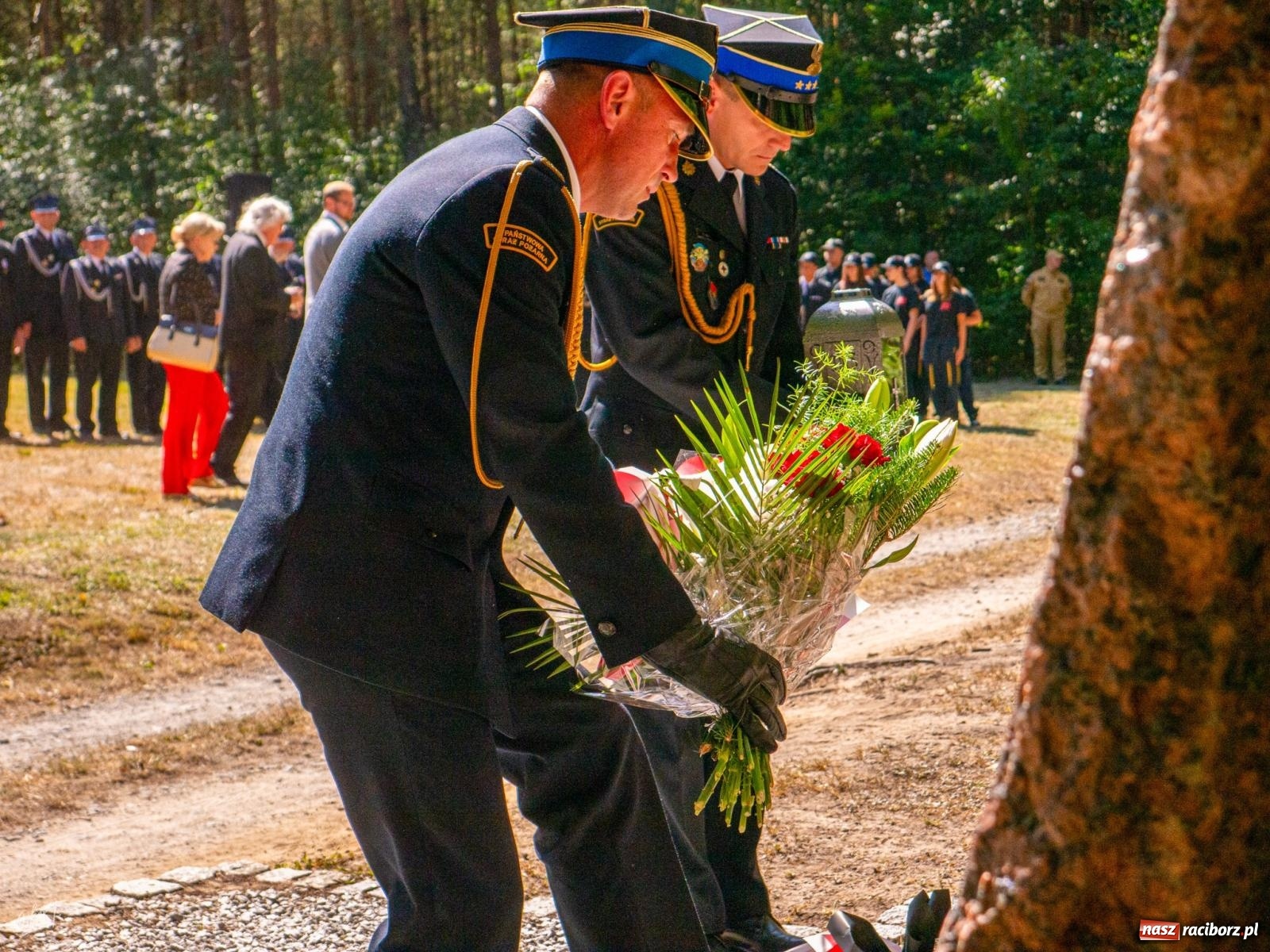 Zdjęcie w galerii na portalu naszraciborz.pl: 33. rocznica wielkiego pożaru lasów w Kuźni Raciborskiej – hołd dla bohaterów [FOTO i WIDEO] wiadomości z regionu