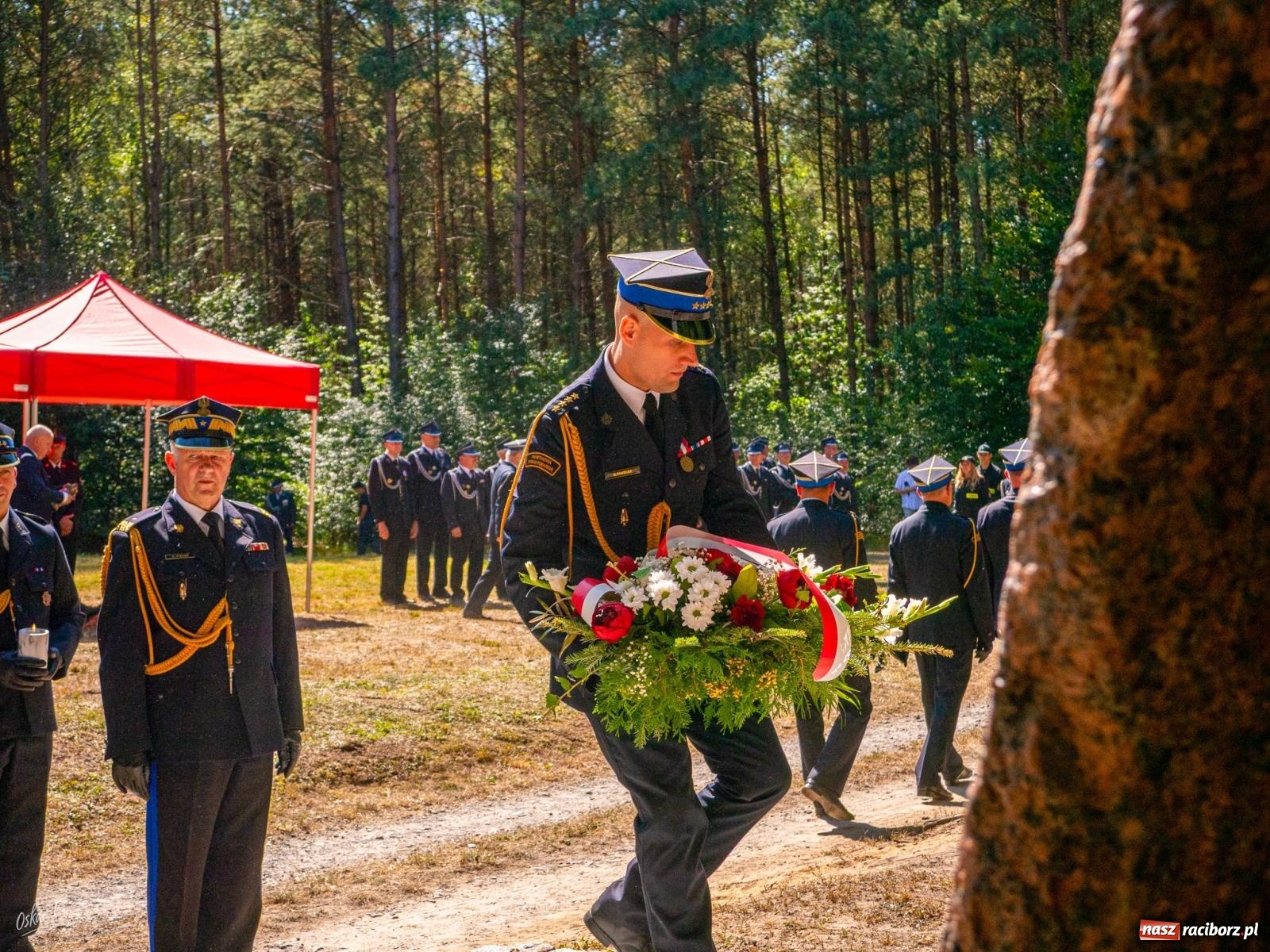 Zdjęcie w galerii na portalu naszraciborz.pl: 33. rocznica wielkiego pożaru lasów w Kuźni Raciborskiej – hołd dla bohaterów [FOTO i WIDEO] wiadomości z regionu