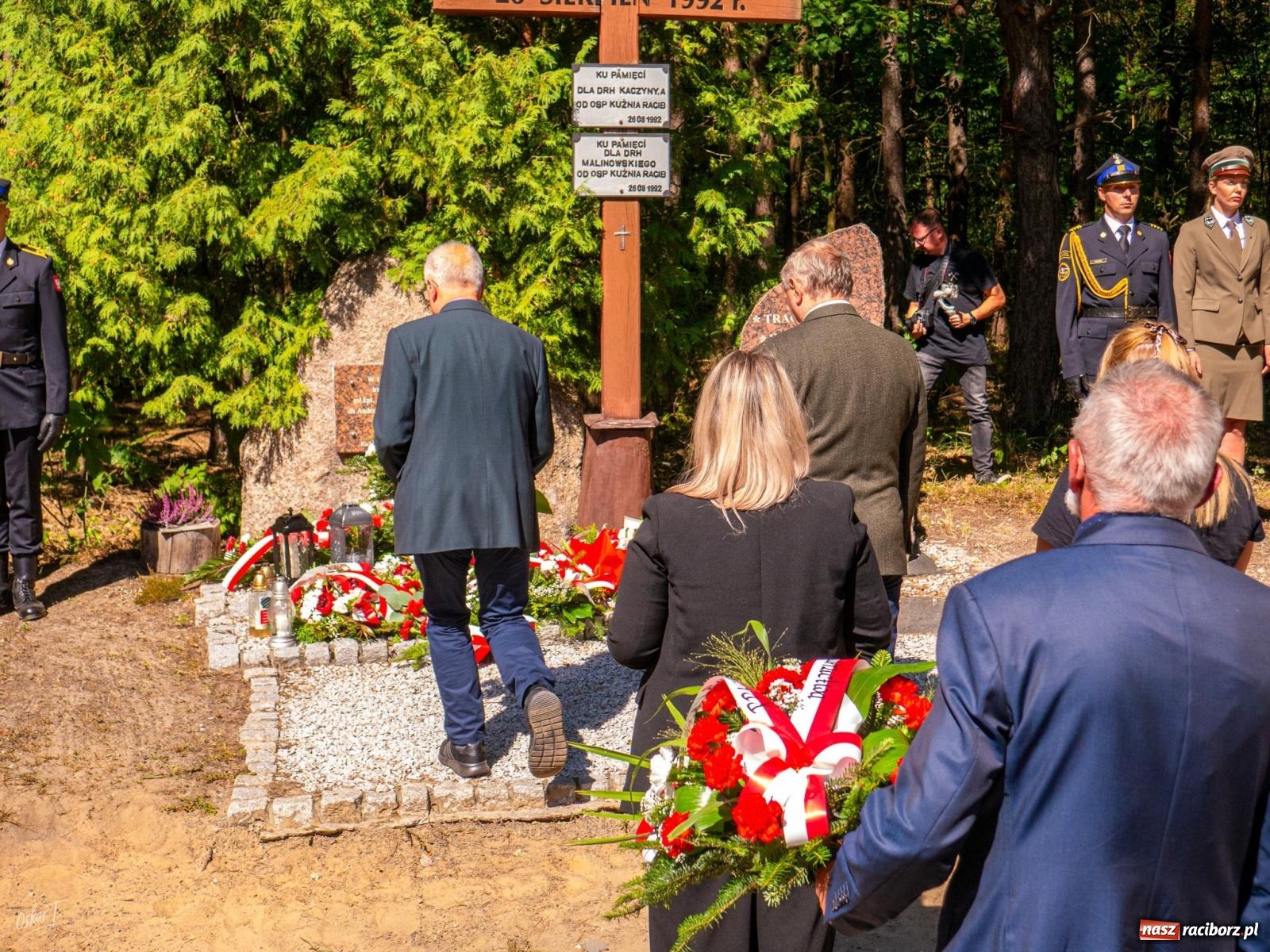Zdjęcie w galerii na portalu naszraciborz.pl: 33. rocznica wielkiego pożaru lasów w Kuźni Raciborskiej – hołd dla bohaterów [FOTO i WIDEO] wiadomości z regionu