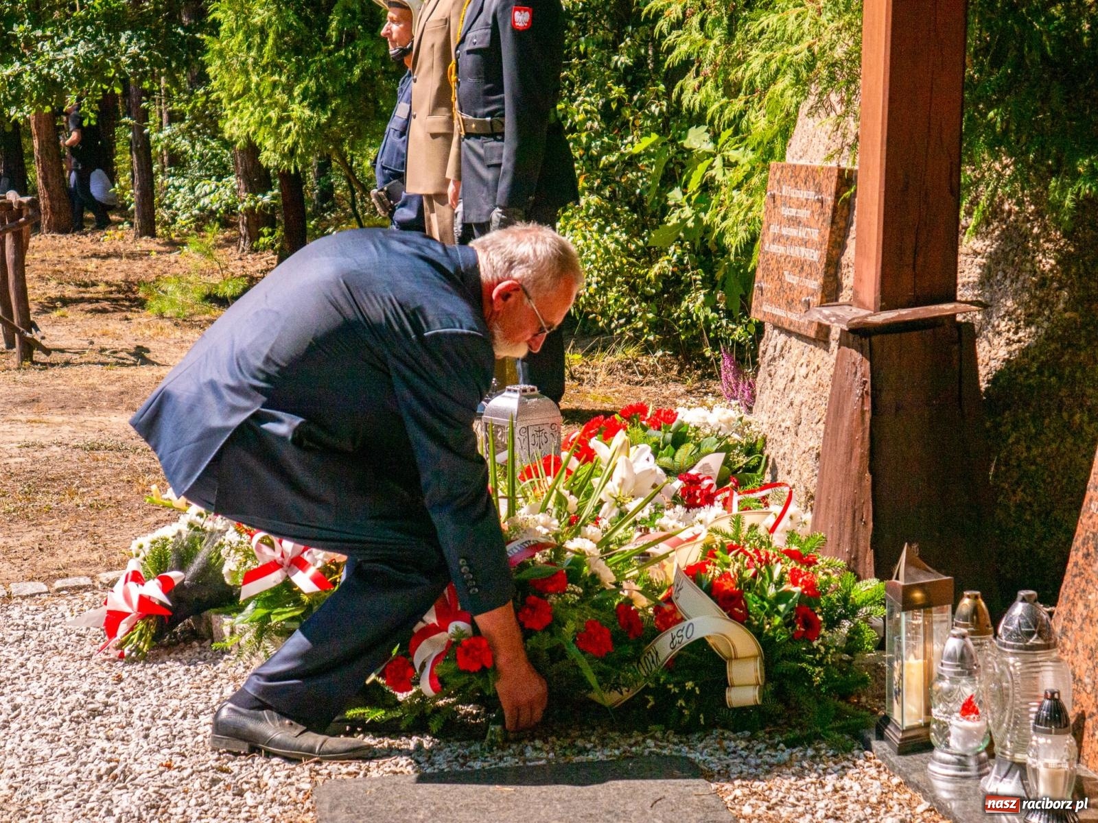 Zdjęcie w galerii na portalu naszraciborz.pl: 33. rocznica wielkiego pożaru lasów w Kuźni Raciborskiej – hołd dla bohaterów [FOTO i WIDEO] wiadomości z regionu