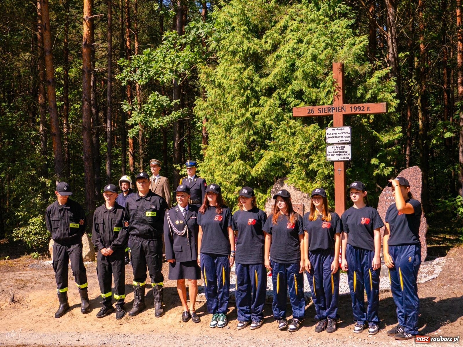 Zdjęcie w galerii na portalu naszraciborz.pl: 33. rocznica wielkiego pożaru lasów w Kuźni Raciborskiej – hołd dla bohaterów [FOTO i WIDEO] wiadomości z regionu