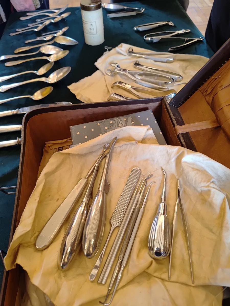 Zdjęcie w galerii na portalu naszraciborz.pl: Cenne pamiątki trafiły do raciborskiego Muzeum wiadomości z regionu