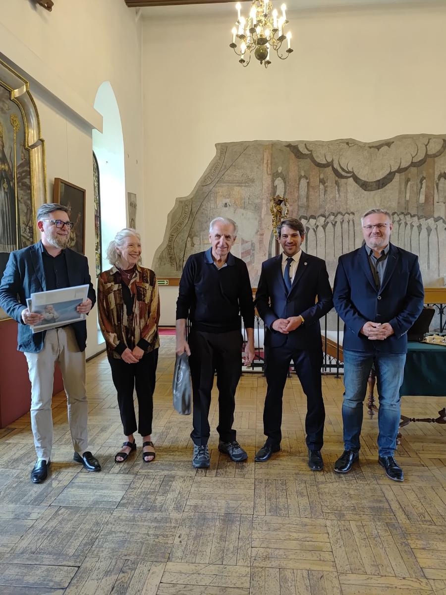 Zdjęcie w galerii na portalu naszraciborz.pl: Cenne pamiątki trafiły do raciborskiego Muzeum wiadomości z regionu