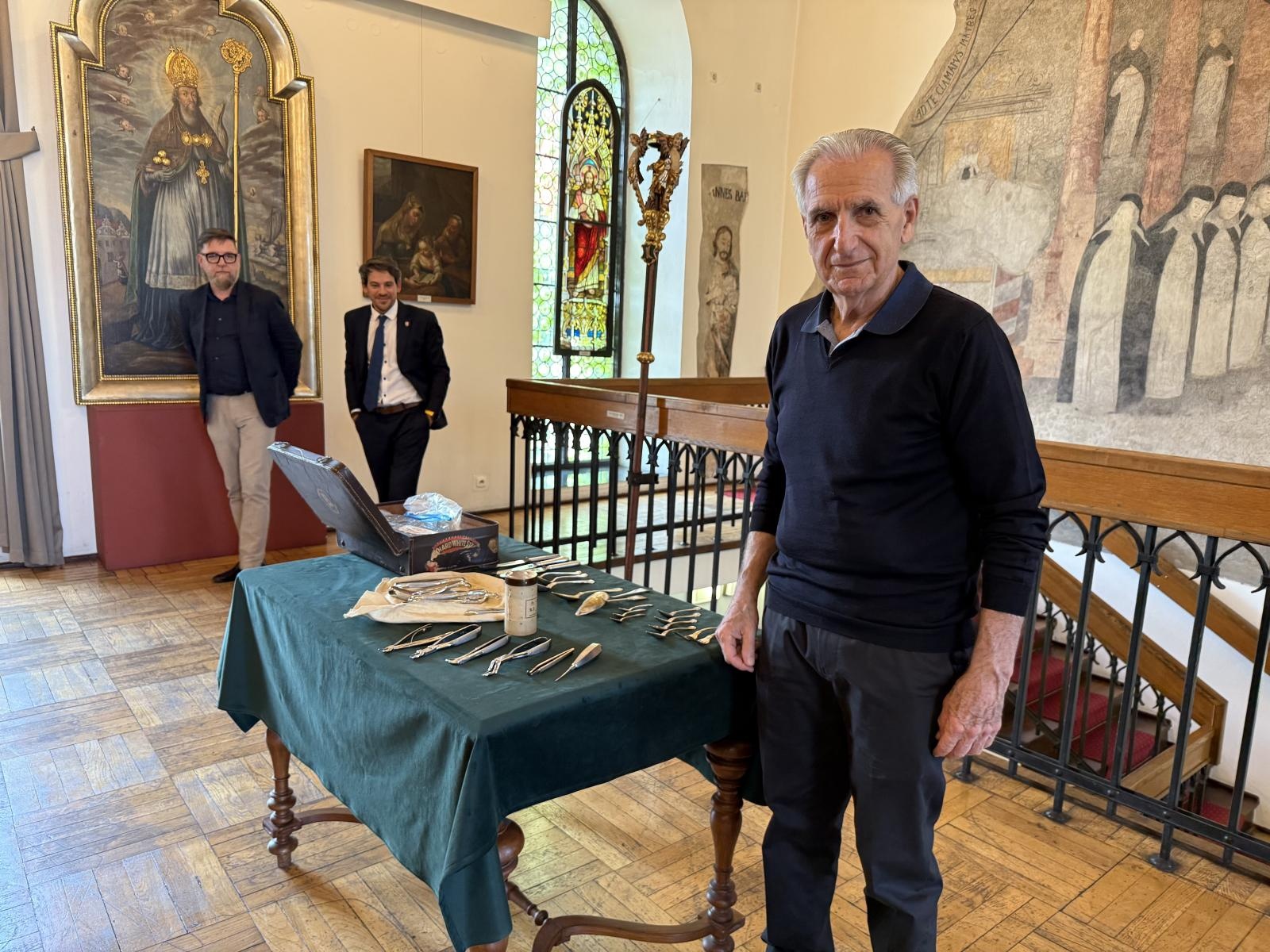 Zdjęcie w galerii na portalu naszraciborz.pl: Cenne pamiątki trafiły do raciborskiego Muzeum wiadomości z regionu