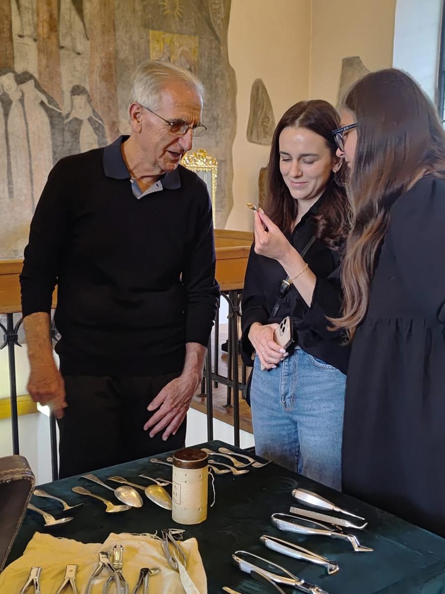 Zdjęcie w galerii na portalu naszraciborz.pl: Cenne pamiątki trafiły do raciborskiego Muzeum wiadomości z regionu