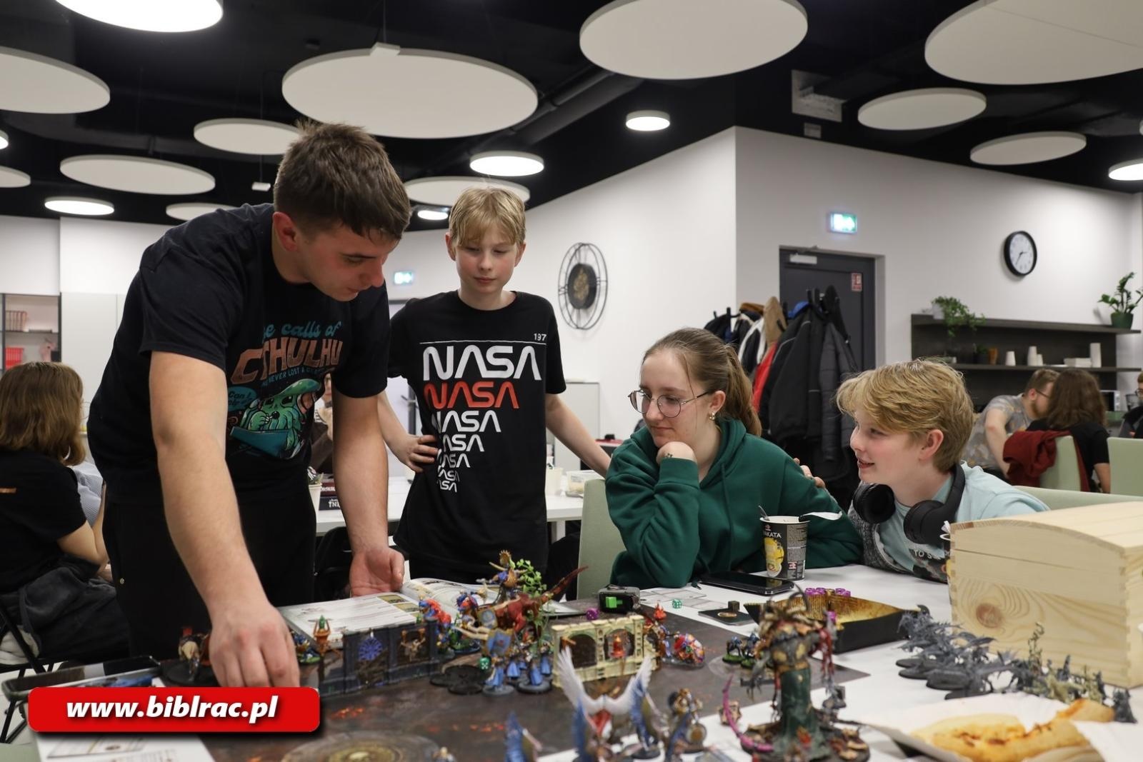 Zdjęcie w galerii na portalu naszraciborz.pl: Klubowe spotkania wracają do raciborskiej biblioteki wiadomości z regionu