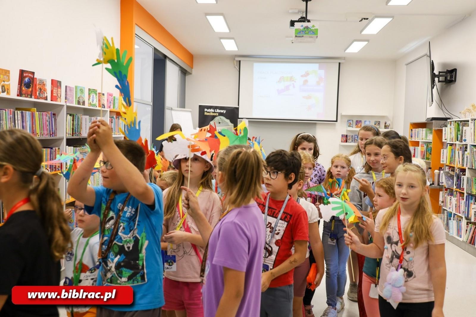Zdjęcie w galerii na portalu naszraciborz.pl: Z Disneyem dookoła świata – ostatnie spotkanie stacjonarne w raciborskiej bibliotece wiadomości z regionu