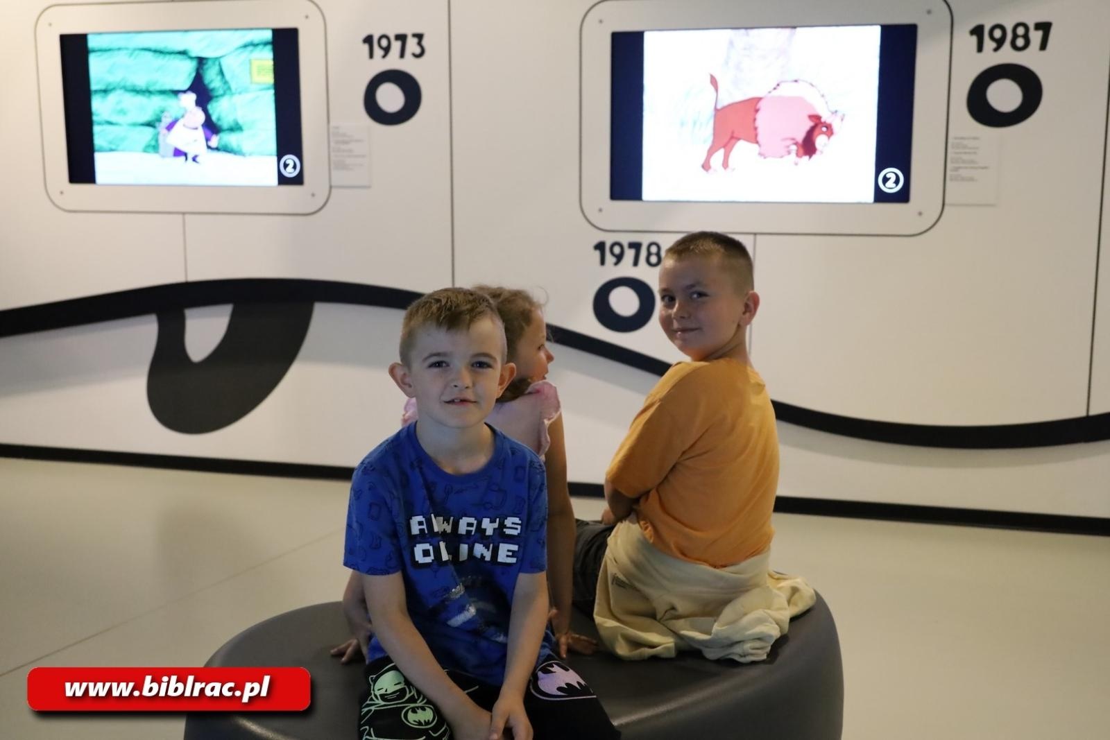 Zdjęcie w galerii na portalu naszraciborz.pl: Mamma Mia! Uczestnicy Lata z Biblioteką na wycieczce w Studiu Filmów Rysunkowych wiadomości z regionu