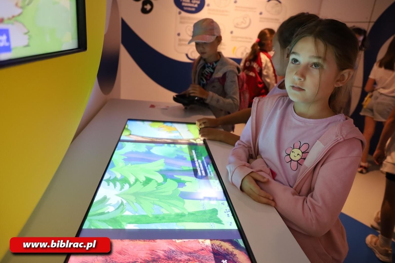 Zdjęcie w galerii na portalu naszraciborz.pl: Mamma Mia! Uczestnicy Lata z Biblioteką na wycieczce w Studiu Filmów Rysunkowych wiadomości z regionu