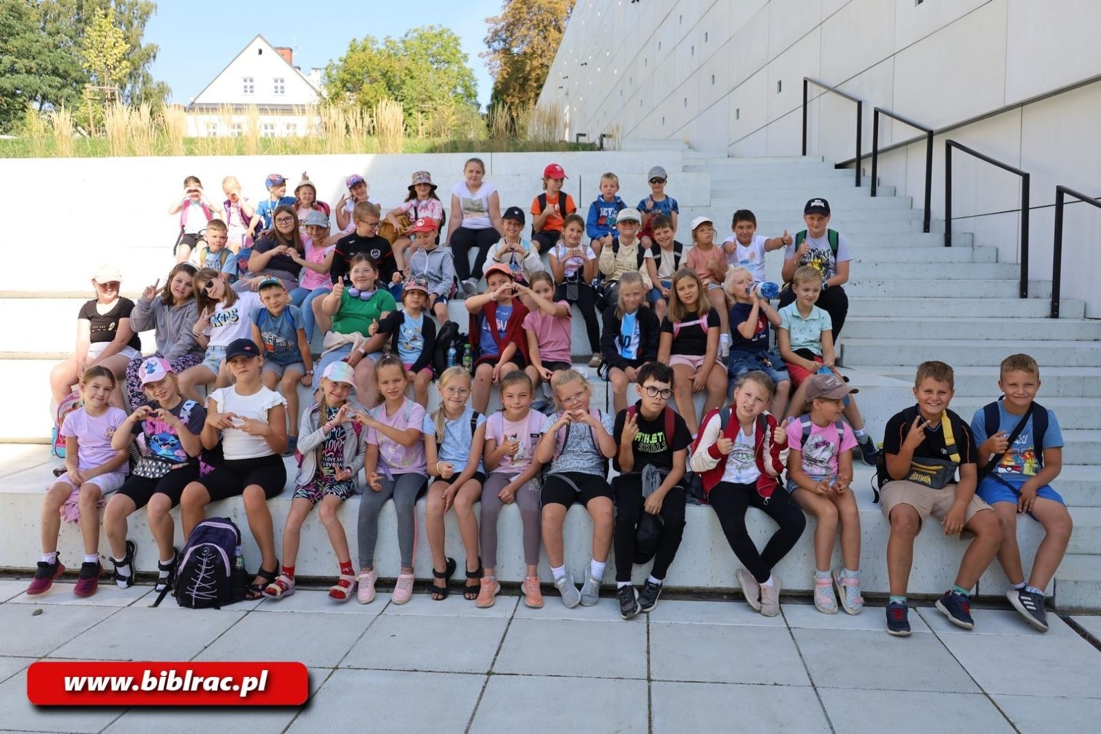 Zdjęcie w galerii na portalu naszraciborz.pl: Mamma Mia! Uczestnicy Lata z Biblioteką na wycieczce w Studiu Filmów Rysunkowych wiadomości z regionu