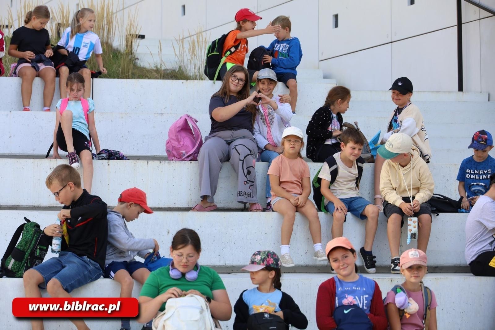 Zdjęcie w galerii na portalu naszraciborz.pl: Mamma Mia! Uczestnicy Lata z Biblioteką na wycieczce w Studiu Filmów Rysunkowych wiadomości z regionu