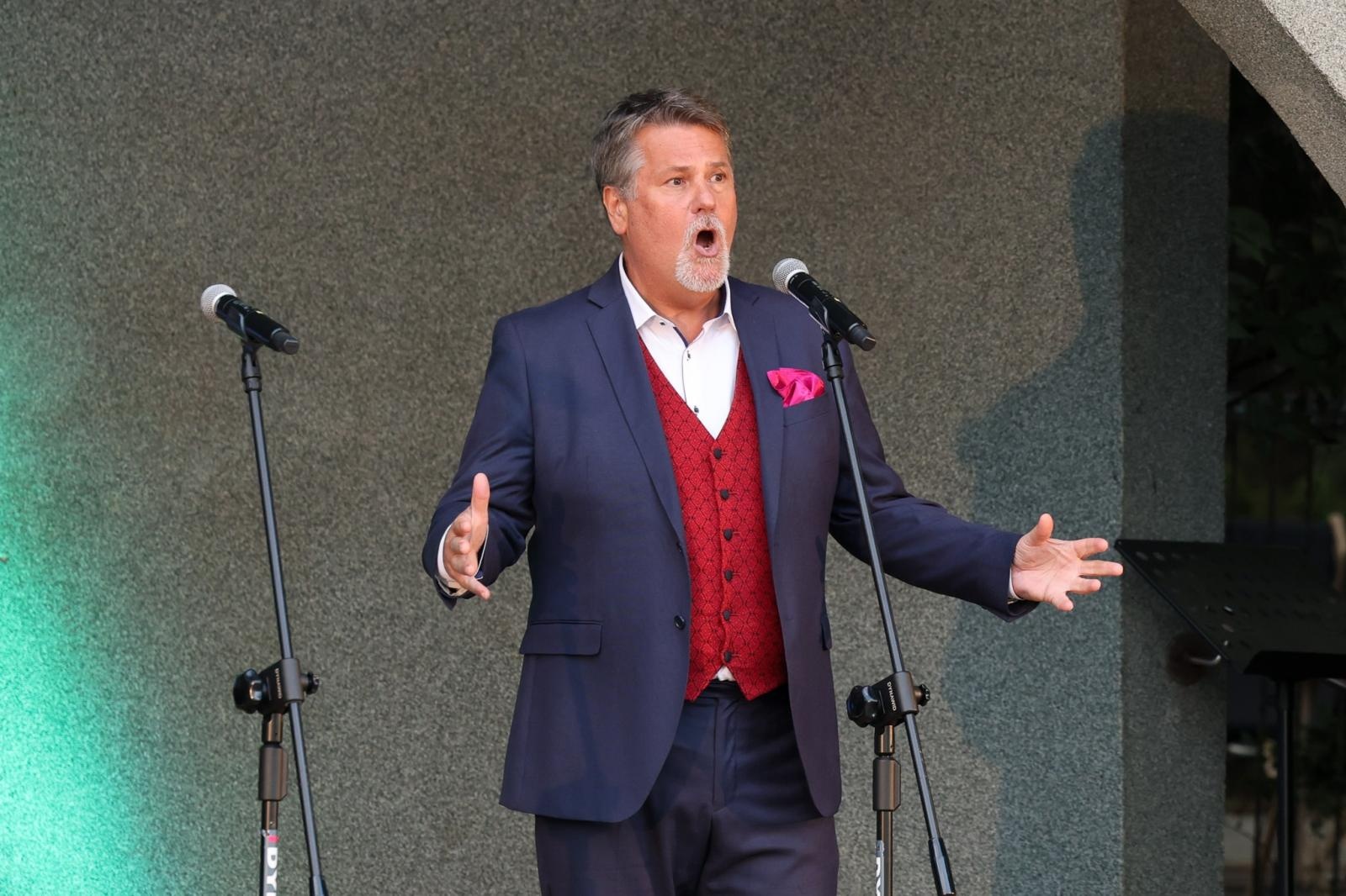 Zdjęcie w galerii na portalu naszraciborz.pl: W krainie uśmiechu Parku Roth wybrzmiały klasyki operetki i musicalu wiadomości z regionu