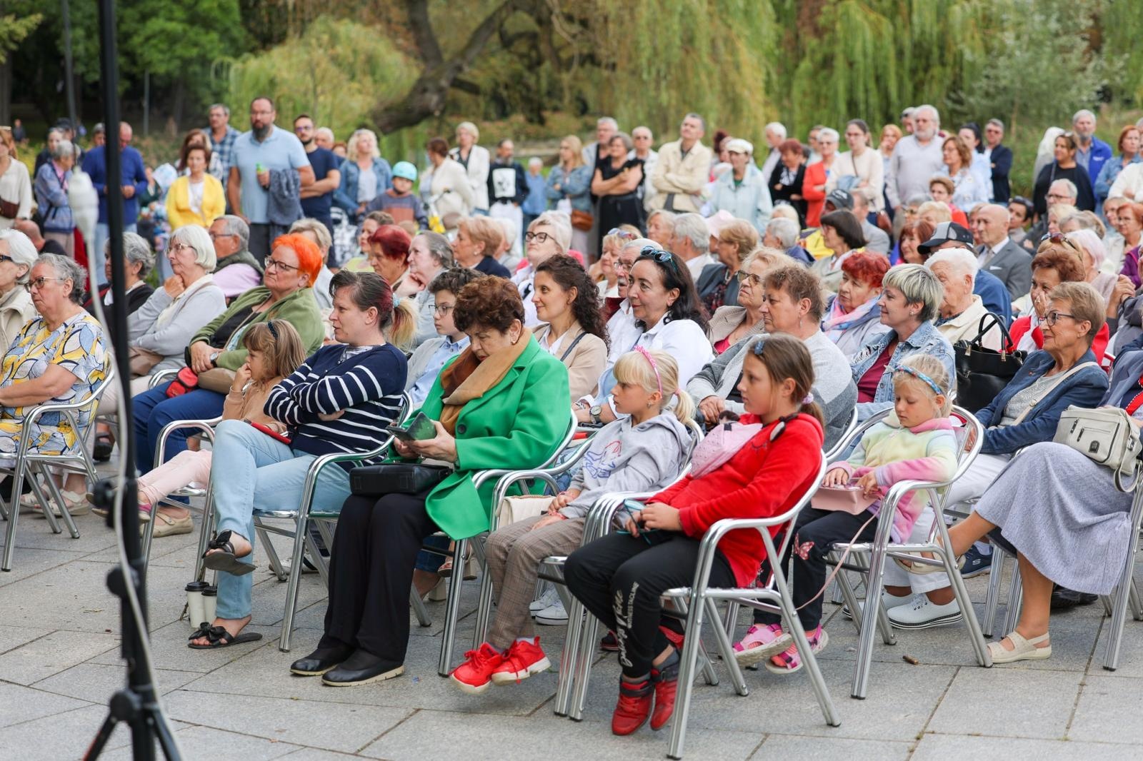 Zdjęcie w galerii na portalu naszraciborz.pl: W krainie uśmiechu Parku Roth wybrzmiały klasyki operetki i musicalu wiadomości z regionu