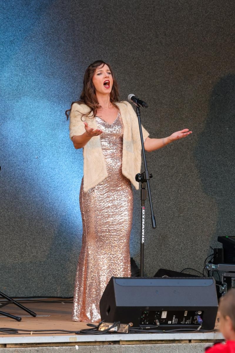 Zdjęcie w galerii na portalu naszraciborz.pl: W krainie uśmiechu Parku Roth wybrzmiały klasyki operetki i musicalu wiadomości z regionu