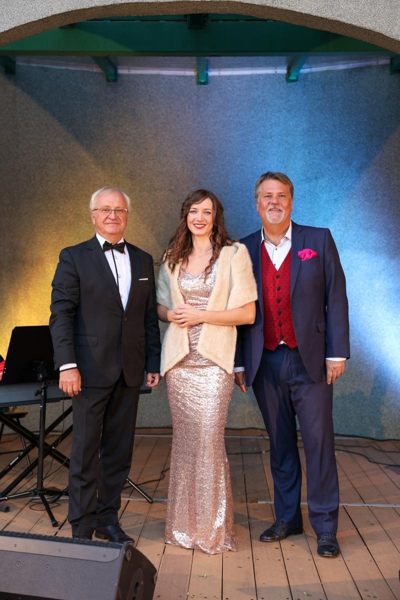 Zdjęcie w galerii na portalu naszraciborz.pl: W krainie uśmiechu Parku Roth wybrzmiały klasyki operetki i musicalu wiadomości z regionu