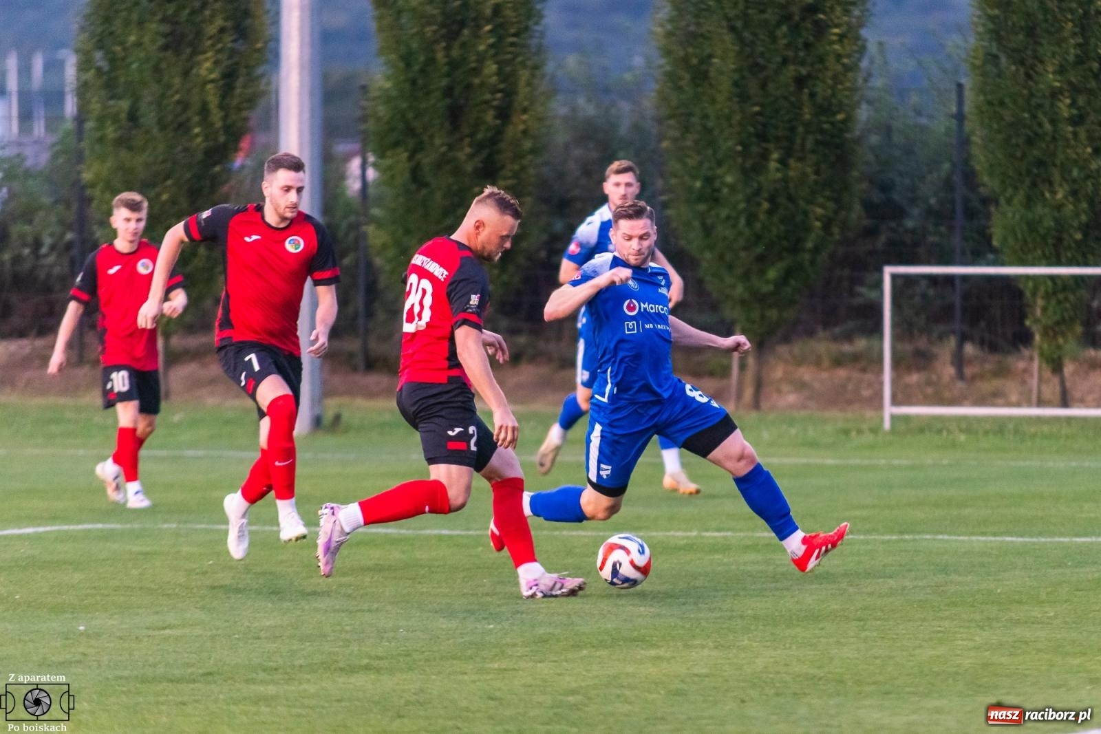 Zdjęcie w galerii na portalu naszraciborz.pl: Tłumy na derbach powiatu. Unia Racibórz liderem klasy okręgowej [FOTO] wiadomości z regionu