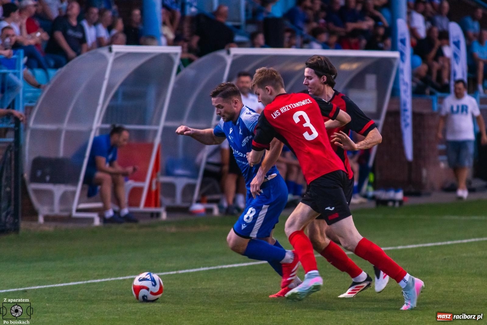 Zdjęcie w galerii na portalu naszraciborz.pl: Tłumy na derbach powiatu. Unia Racibórz liderem klasy okręgowej [FOTO] wiadomości z regionu