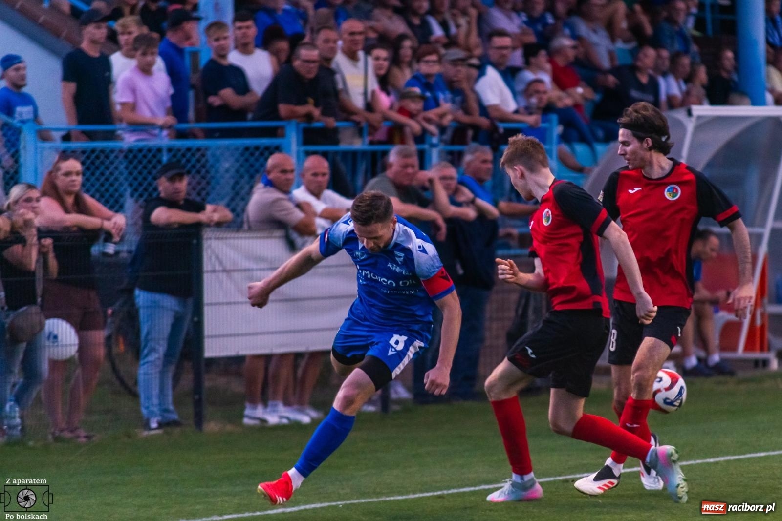 Zdjęcie w galerii na portalu naszraciborz.pl: Tłumy na derbach powiatu. Unia Racibórz liderem klasy okręgowej [FOTO] wiadomości z regionu