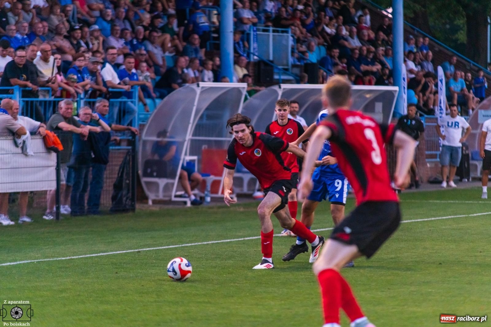 Zdjęcie w galerii na portalu naszraciborz.pl: Tłumy na derbach powiatu. Unia Racibórz liderem klasy okręgowej [FOTO] wiadomości z regionu