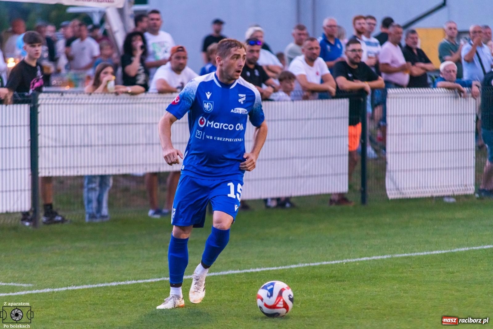 Zdjęcie w galerii na portalu naszraciborz.pl: Tłumy na derbach powiatu. Unia Racibórz liderem klasy okręgowej [FOTO] wiadomości z regionu