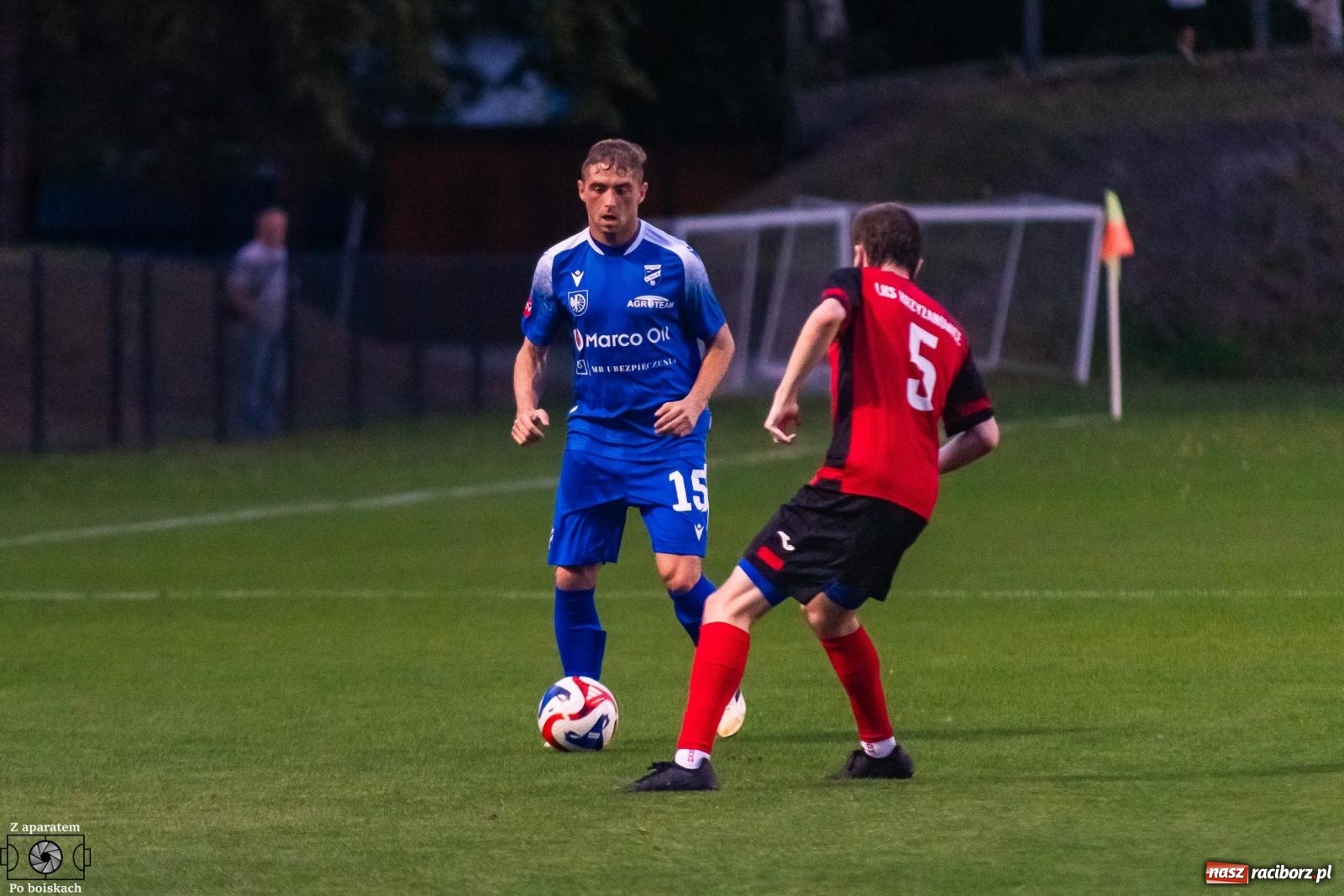 Zdjęcie w galerii na portalu naszraciborz.pl: Tłumy na derbach powiatu. Unia Racibórz liderem klasy okręgowej [FOTO] wiadomości z regionu