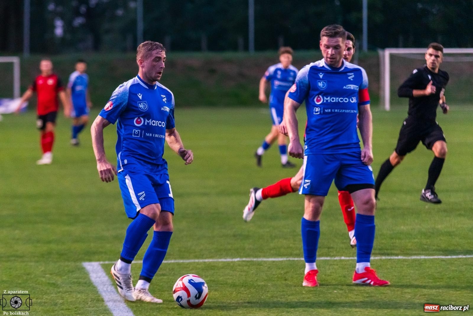 Zdjęcie w galerii na portalu naszraciborz.pl: Tłumy na derbach powiatu. Unia Racibórz liderem klasy okręgowej [FOTO] wiadomości z regionu